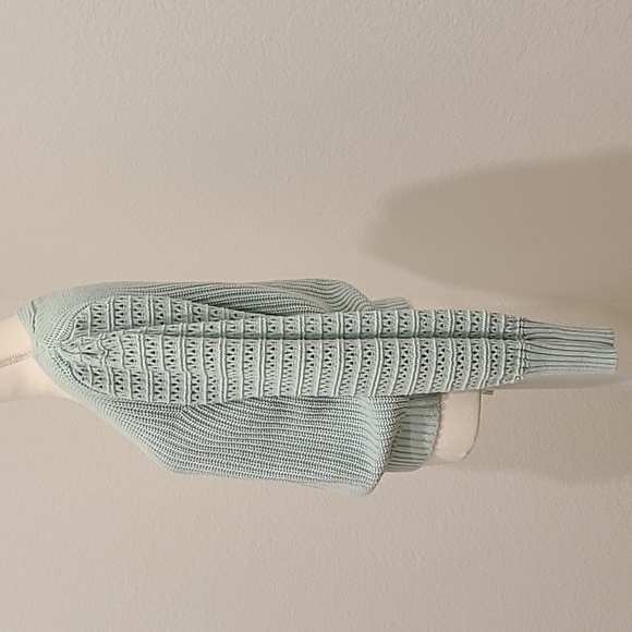 Sweater - Picture 2 of 4